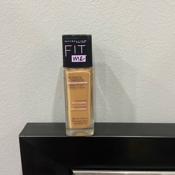 MAYBELLINE foundation (230) - Picture 1 of 2